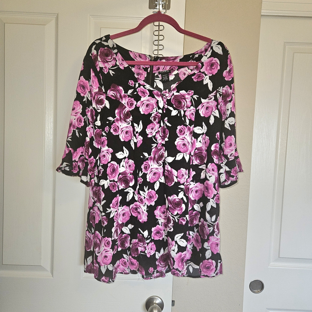 Torrid Floral Black and Pink Women's Top